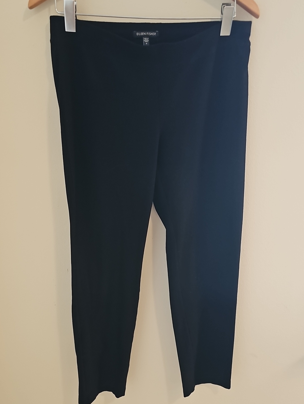 Eileen Fisher Slim Straight Black Knit Pants.  Size Sm However Look Like A Med